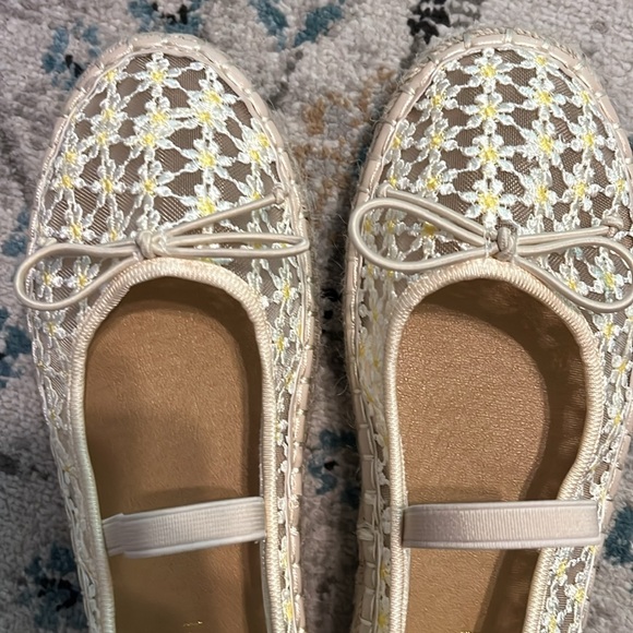 NWOT Madden Girl July Mesh Daisy Flat Size 6.5 - Picture 15 of 16